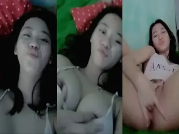 Dedek Cantik 18Yo VCS Sange Ngangkang Becek Indo poster